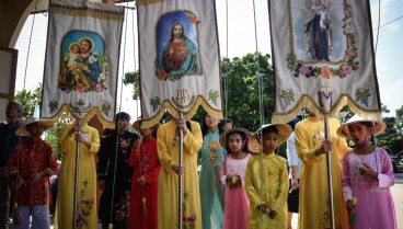 Los católicos tailandeses celebran una procesión