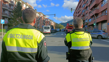 La policía municipal acordona el barrio de San Adrián