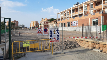 Imagen de la zona donde está previsto construir un corredor verde en la superficie que antes ocupaban las vías del tren