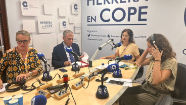 El alcalde de Sevilla, José Luis Sanz, visita la Cadena Cope