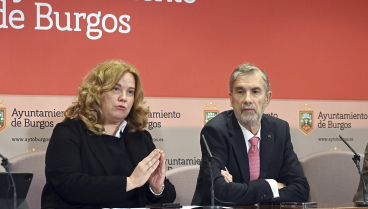 La alcaldesa de Burgos, Cristina Ayala, y el rector de la UBU, Manuel Pérez Mateos