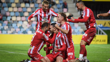 Los jugadores del Zamora CF celebran uno de los tantos en Barakaldo