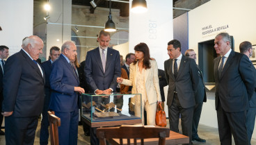 El Rey Felipe VI inaugura la exposición 'Los Machado. Retrato de familia'