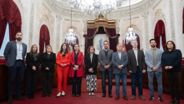 Minuto de silencio en el Ayuntamiento de Cádiz