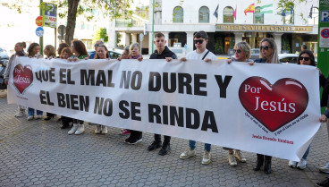 Concentración ante el Juzgado de Menores el día del comienzo del juicio por el asesinato del joven Jesús Rosado