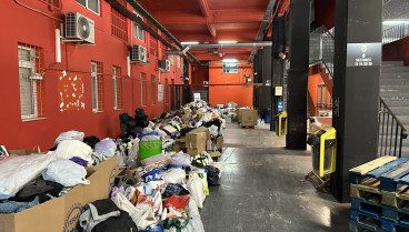 Recogida de alimentos y ropa en Mestalla