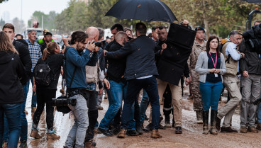 (Foto de ARCHIVO)
El presidente del Gobierno, Pedro Sánchez, durante su visita a una zona afectada por la DANA, a 3 de noviembre de 2024, en Paiporta, Valencia, Comunidad Valenciana (España). Los Reyes han visitado, junto al presidente del Gobierno y presidente de la Generalitat valenciana, algunas de las zonas afectadas por la DANA, que el pasado 29 de octubre arrasó la provincia de Valencia y que deja ya una cifra de más de 210 fallecidos.

Carlos Luján / Europa Press
03/11/2024