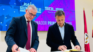 Firma del acuerdo entre Ayuntamiento y Soliss Seguros