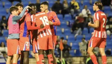 Los jugadores del Atlético de Madrid B celebran el segundo gol en Alicante.