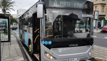 Uno de autobuses de Alsa que recorren Ferrol, Narón y Neda