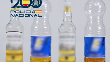 Botellas en las que la detenida añadía lejía