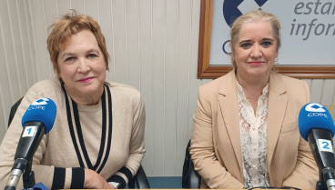 Mayte Deus y Rosa Martínez en los estudios de COPE Ferrol