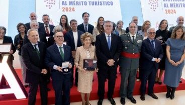 Foto de familia con todos los premiados en la gala