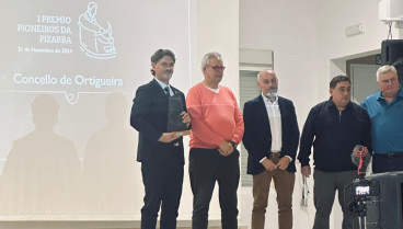 Valentín Calvín recogió el premio en Valdeorras