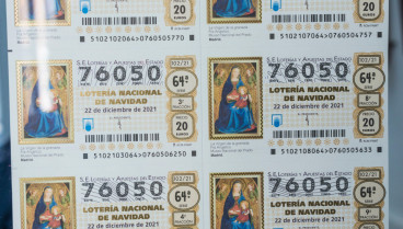 Boletos de lotería para el tradicional sorteo de lotería de Navidad en España que se celebra cada año el 22 de diciembre