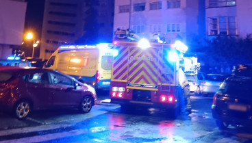 Bomberos y ambulancia en la zona del incidente