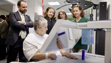 Fátima Matute ha visitado el Hospital Guadarrama junto al alcalde, Diosdado Soto