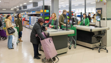 Interior del supermercado Mercadona ubicado en Algemesí