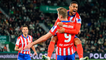 El Atlético celebra uno de los goles de Sorloth para el Atlético de Madrid frente al Elche en la Copa del Rey