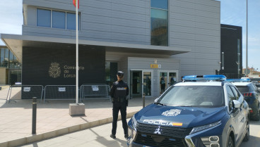 Exterior de la comisaría de la Policía Nacional en Lorca