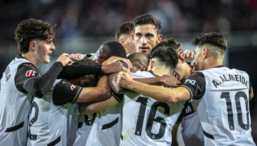 El equipo celebró a lo grande el triunfo en Mestalla