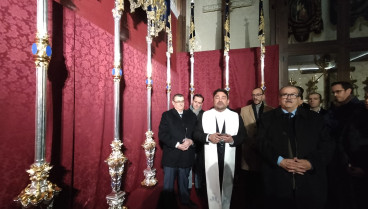 Bendición de los nuevos varales de la Virgen de la Amargura