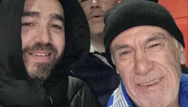 Juan, con la bufanda del Málaga y un gorro para combatir el frío en Miranda.