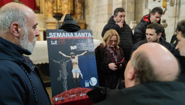 El cartel de la Semana Santa de Santiago se descubrió en la Iglesia de la Merced