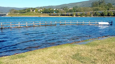 Las mareas vivas afectaron al paseo de Pontedeume