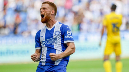 Carlos Vicente celebra el gol.