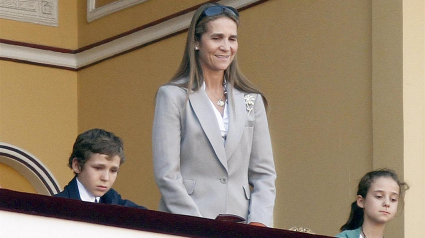 Infanta Elena con sus hijos