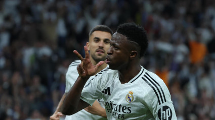 Vinicius celebra su tercer gol al Dortmund