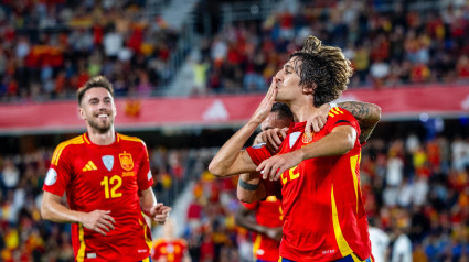 Bryan Gil celebrando su gol