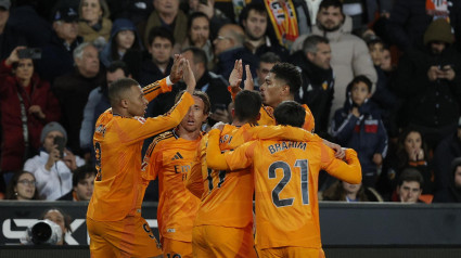 El Real Madrid celebra el gol de Bellingham ante el Valencia