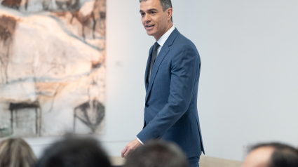 El presidente del Gobierno, Pedro Sánchez, a su llegada a una comparecencia para hacer balance del curso político, en el Complejo de la Moncloa, a 31 de julio de 2024, en Madrid (España). Sánchez ha hecho el balance habitual antes del paréntesis veraniego, una práctica que se recupera, ya que el año pasado no se convocó debido a que las elecciones generales se habían celebrado el 23 de julio. La comparecencia de Pedro Sánchez tiene lugar un día después de hacerse pública su querella al juez Peinado por prevaricación.
31 JULIO 2024;MADRID;BALANCE POLÍTICO;COMPARECENCIA;PEDRO SÁNCHEZ;CURSO POLÍTICO
Eduardo Parra / Europa Press
31/7/2024