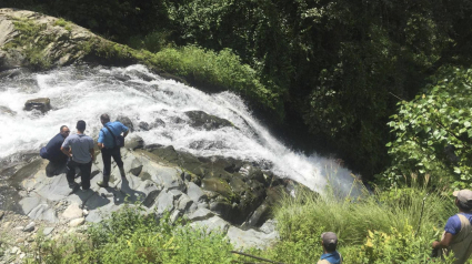 Retoman, con la ayuda de buzos, la búsqueda de una turista española desaparecida en Nepal