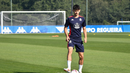 Charlie Patiño se entrena con el Deportivo en Abegondo