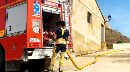 Los Bomberos de la DPT llevan agua a los pueblos de Teruel afectados por la sequía