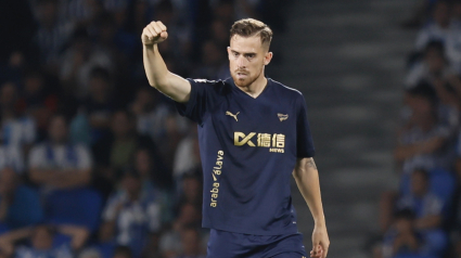 Toni Martínez celebra su gol en su debut con el Alavés ante la Real Sociedad