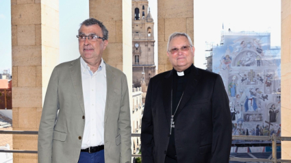 La lona de la facha de la Catedral será retirada el próximo 2 de septiembre