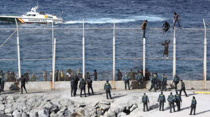 Migrantes en la frontera de Ceuta