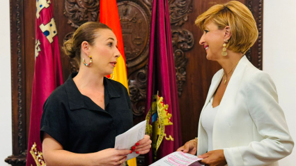 Belén Pérez y María Teresa Ortega, concejalas de PP y VOX del equipo de gobierno del Ayuntamiento de Lorca respectivamente.