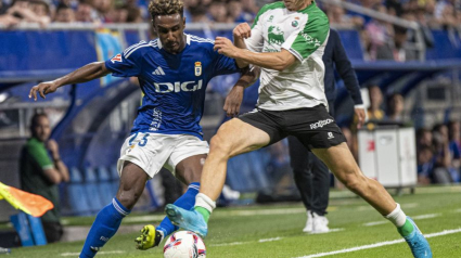 Hassan debutó en el Tartiere con la camiseta del Oviedo.