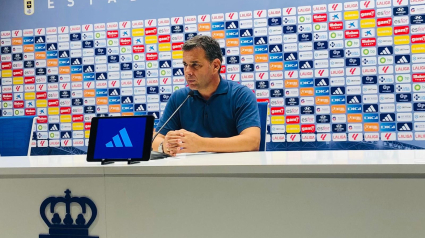 Javi Calleja en la sala de prensa del Carlos Tartiere.