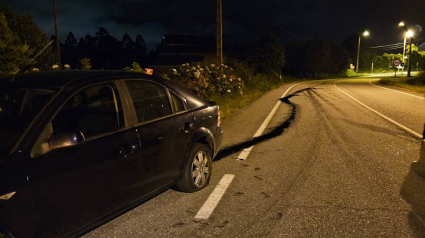 La calzada de Narón quedó con un rastro de aceite