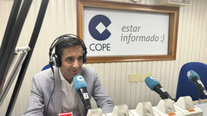 Foto de archivo de Rey Varela durante una entrevista en COPE Ferrol