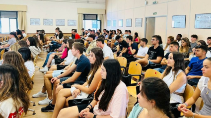 Nuevos estudiantes en la jornada de acogida en la Universidad de Zaragoza