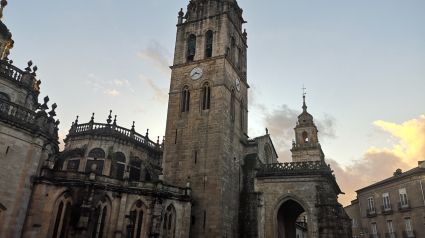 Las humedades afectan a la cabecera de la catedral de Lugo