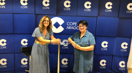 Ana López (derecha) junto a Laura Hernández en COPE Zaragoza.