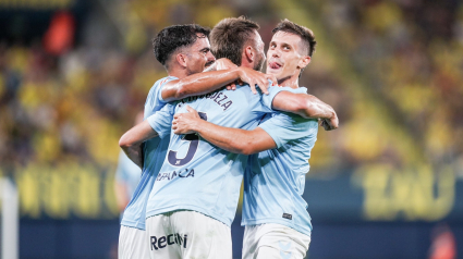 Damián celebra un gol del Celta en Villarreal junto a Alfon y Mingueza